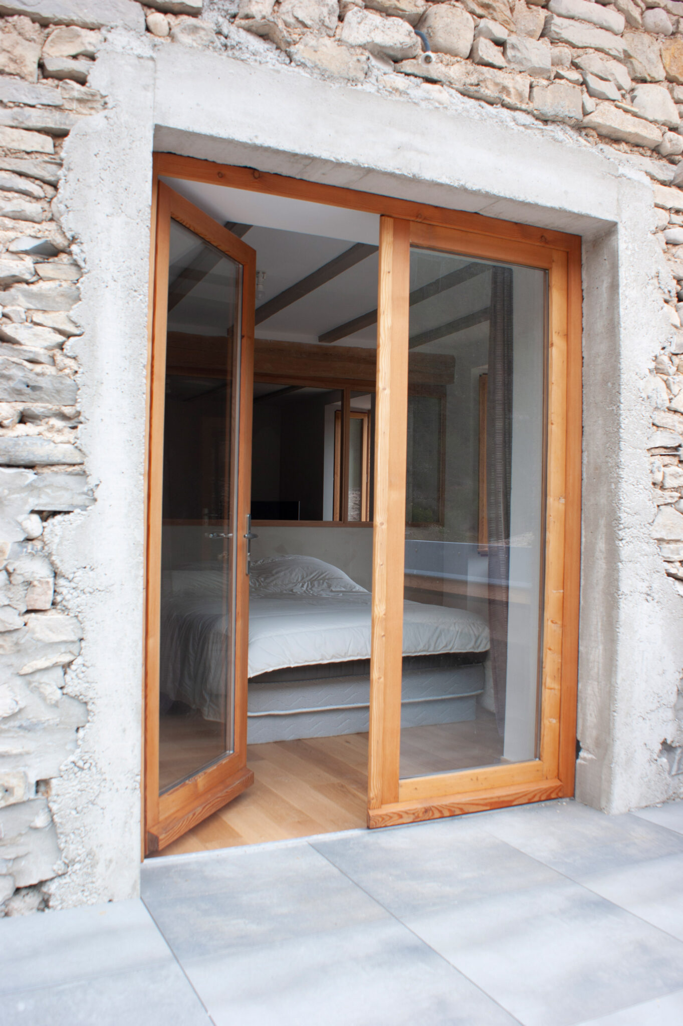 Rénovation d'une maison de village et création d'une terrasse tropézienne