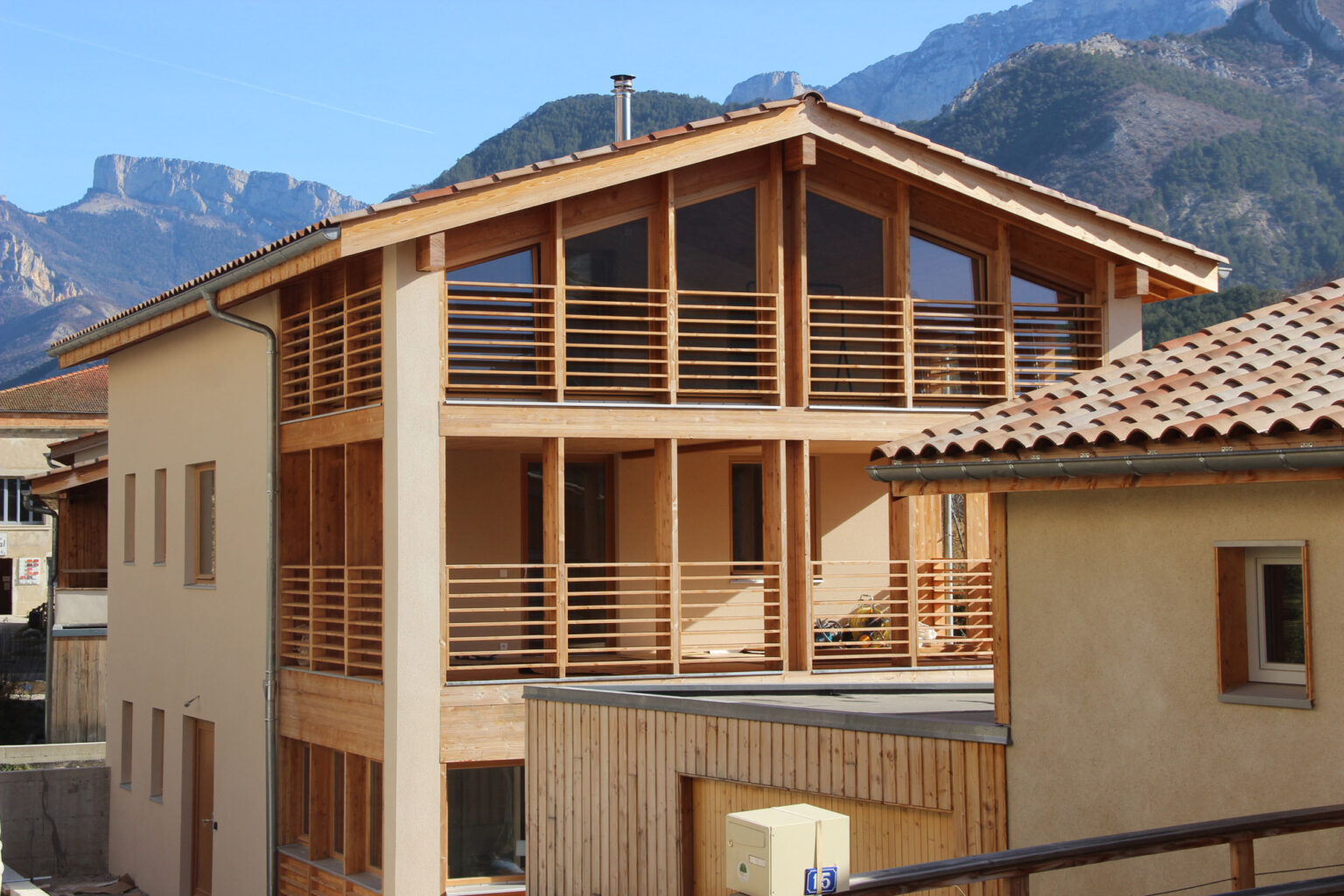 Construction d’une maison basse consommation en brique et ossature bois