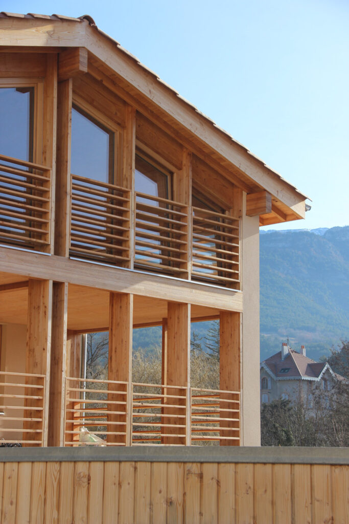 Construction d’une maison basse consommation en brique et ossature bois